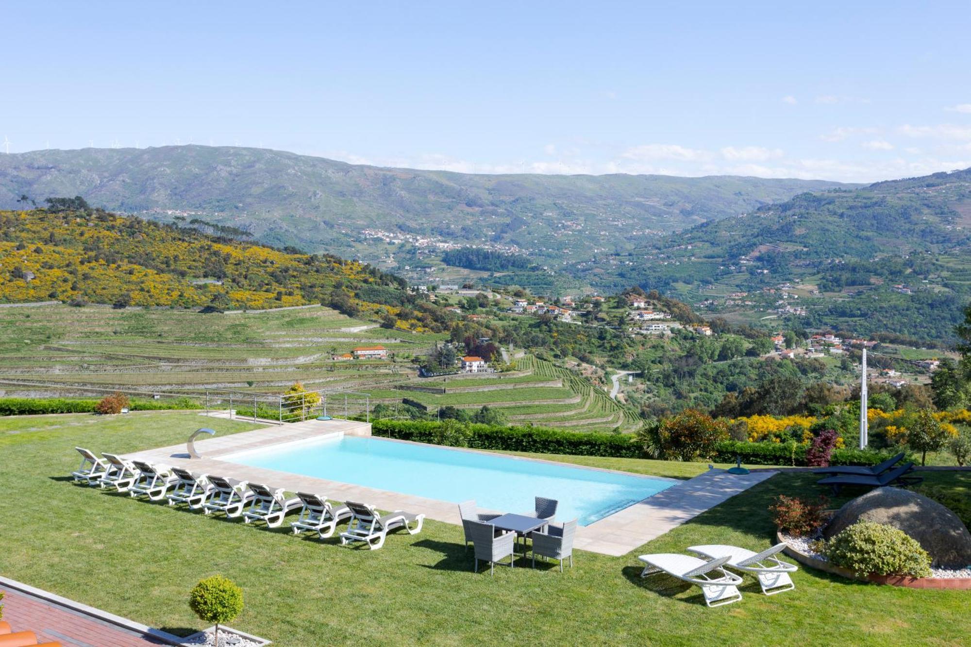 Spacious Villa Pool & Douro View By Host Wise Santa Marinha do Zêzere Esterno foto
