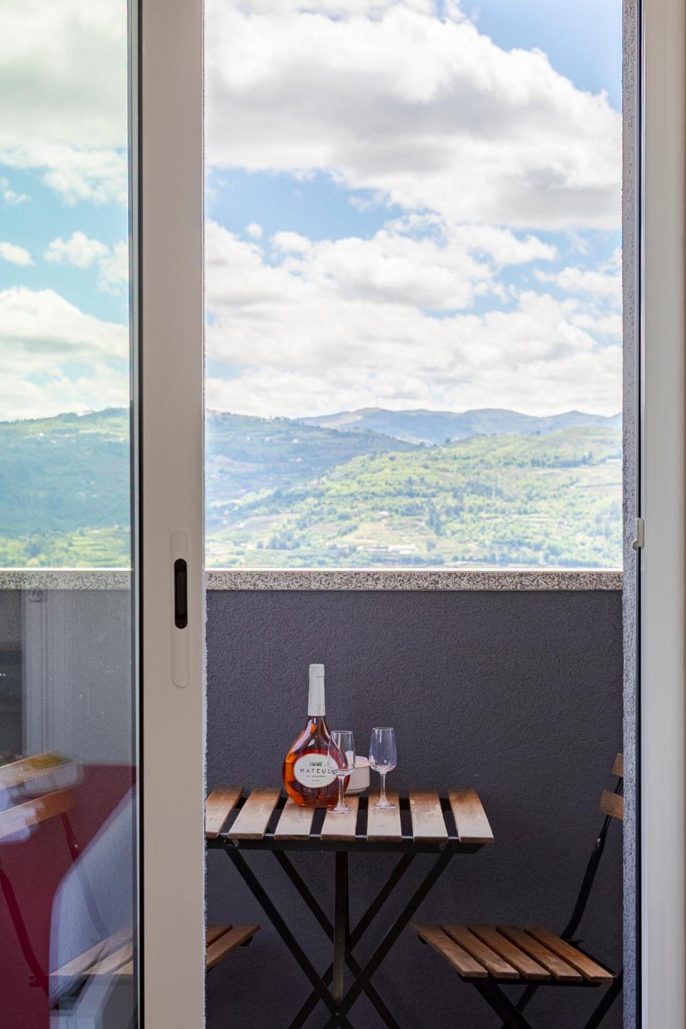 Spacious Villa Pool & Douro View By Host Wise Santa Marinha do Zêzere Esterno foto