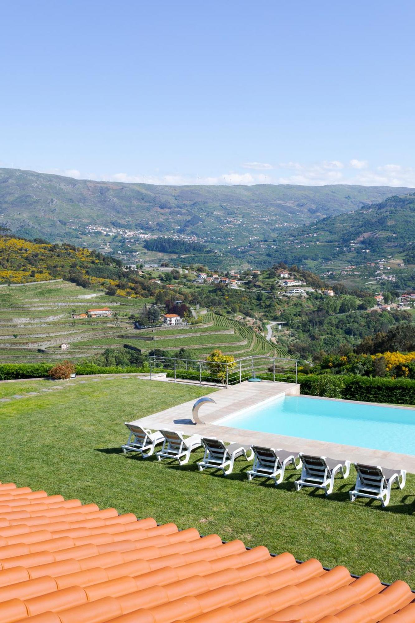 Spacious Villa Pool & Douro View By Host Wise Santa Marinha do Zêzere Esterno foto