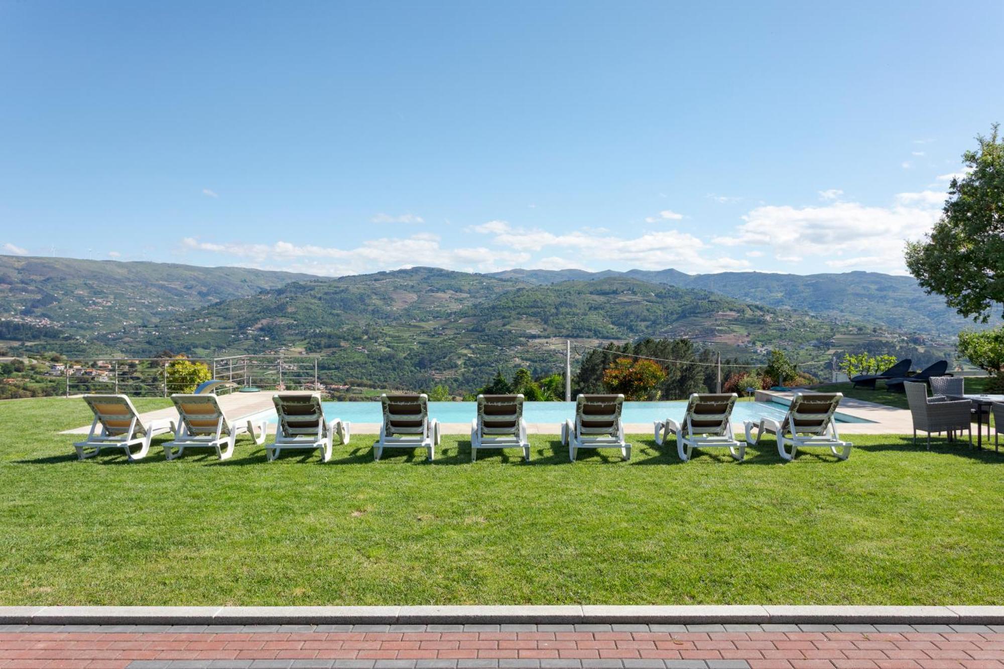 Spacious Villa Pool & Douro View By Host Wise Santa Marinha do Zêzere Esterno foto