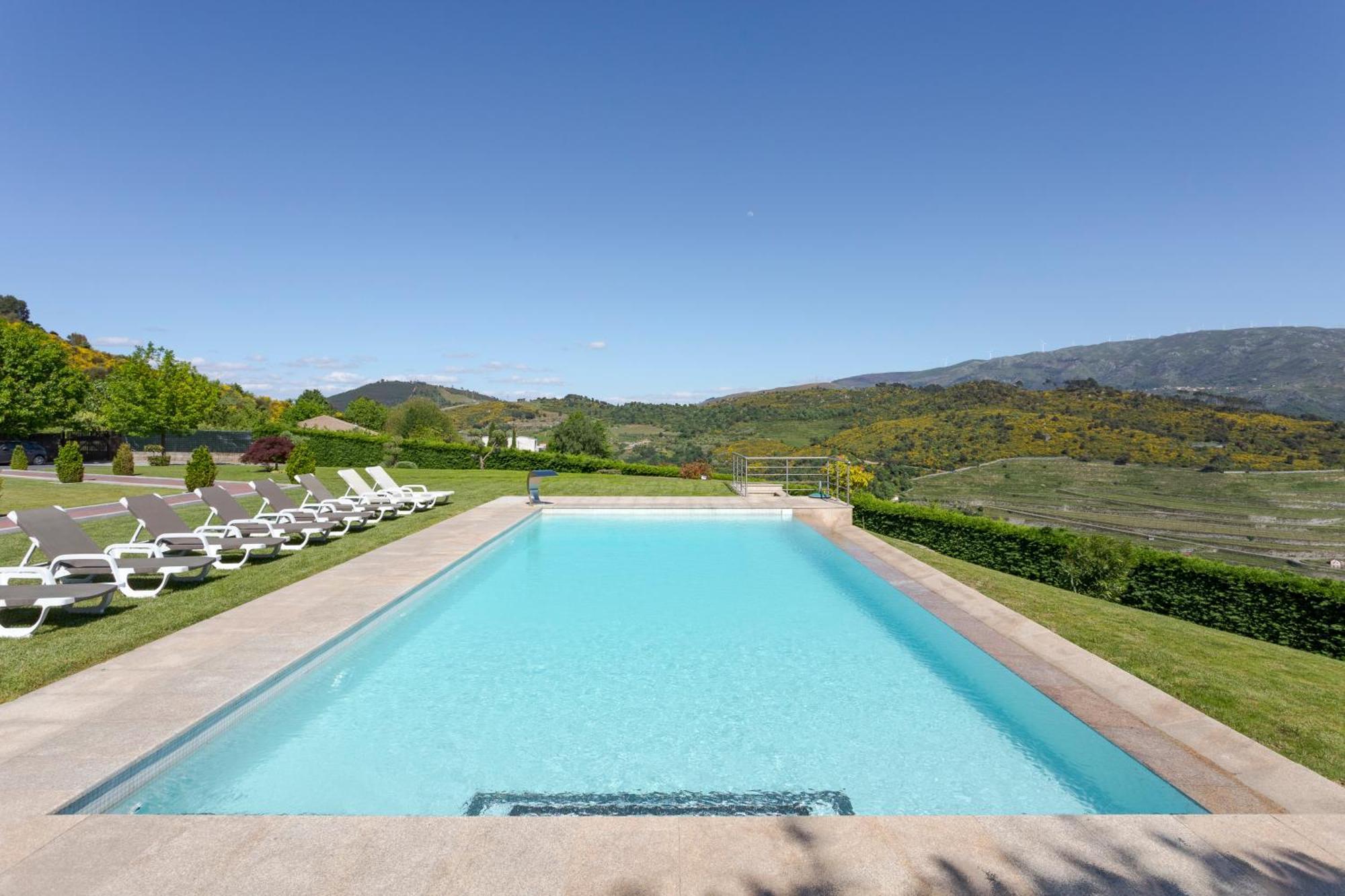 Spacious Villa Pool & Douro View By Host Wise Santa Marinha do Zêzere Esterno foto