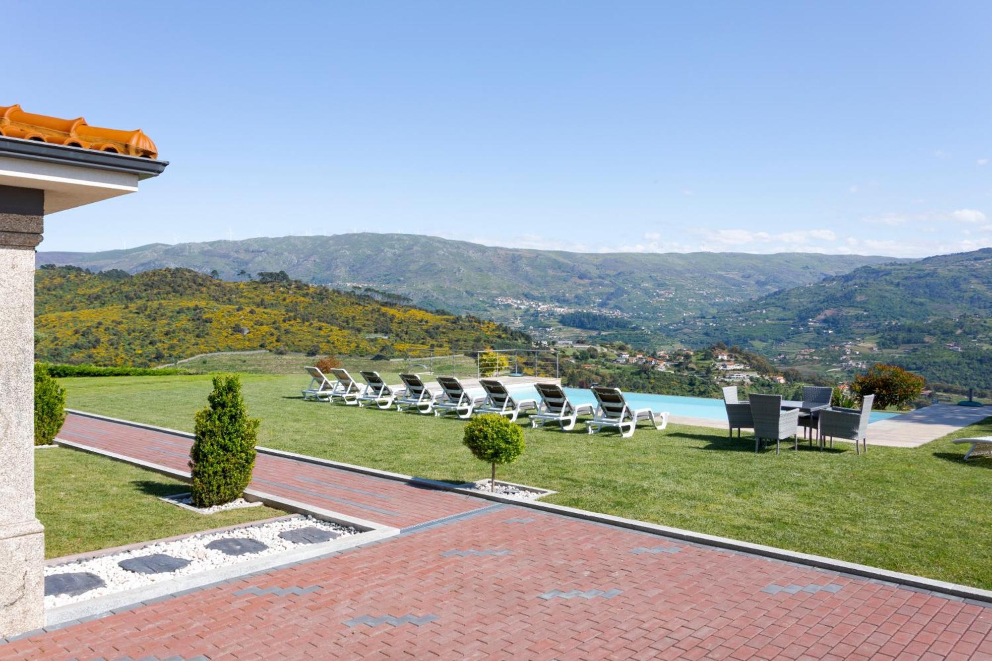 Spacious Villa Pool & Douro View By Host Wise Santa Marinha do Zêzere Esterno foto